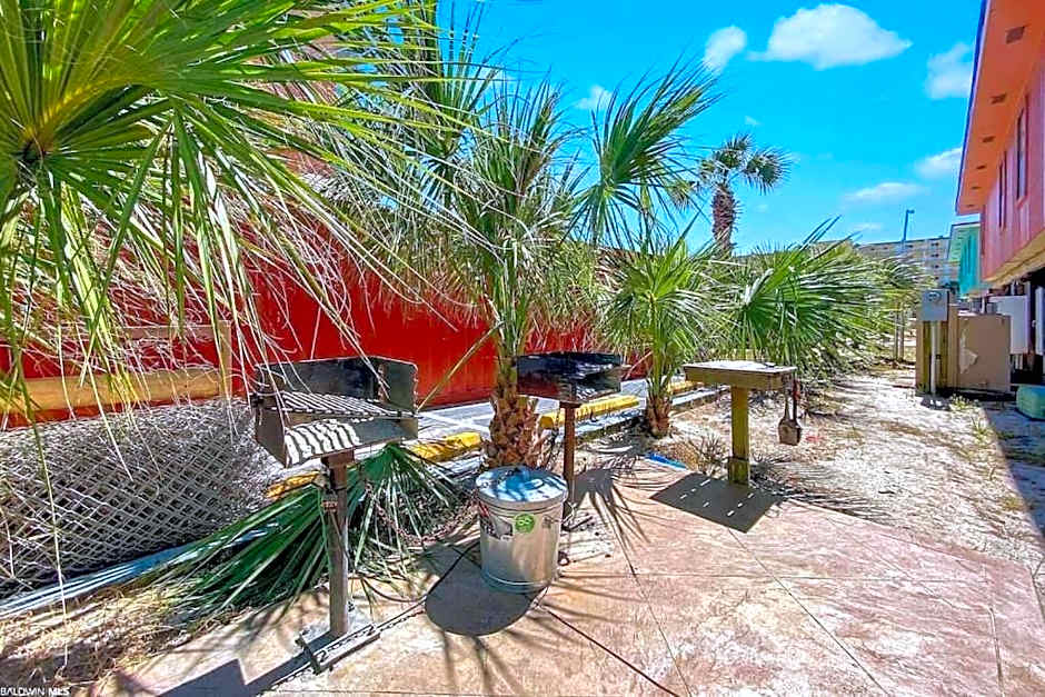 Ocean Breeze - Beautiful Condo & Pet Friendly