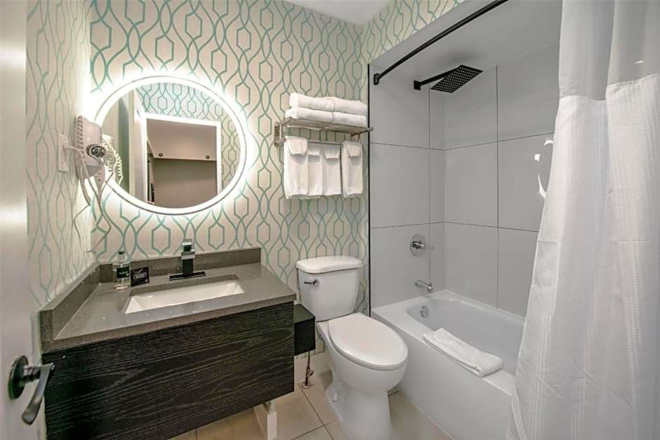 Coast Metro Vancouver Hotel