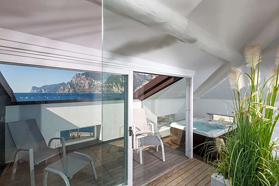 Hotel Lago Di Garda