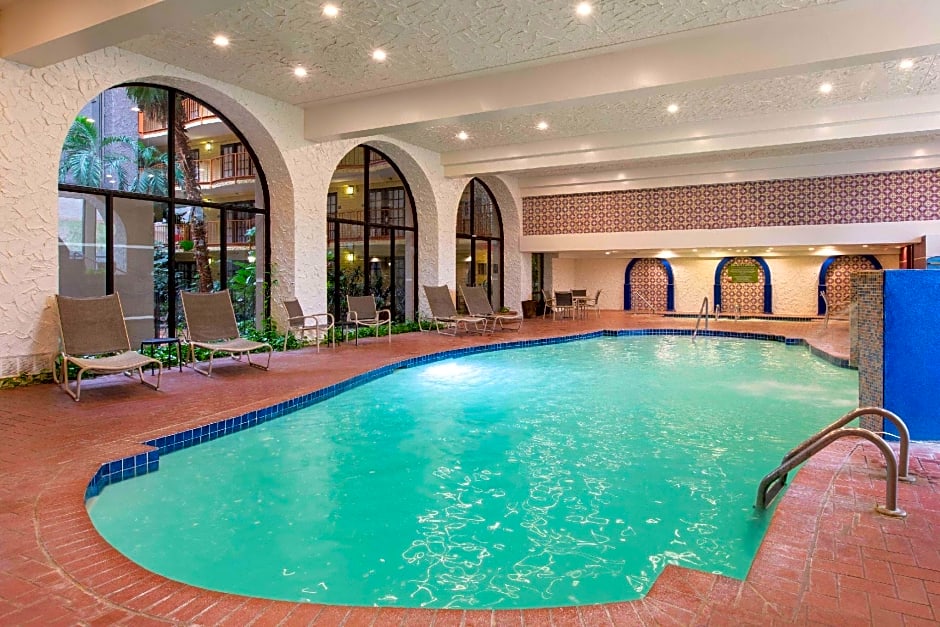 Aksarben Suites – Omaha, NE