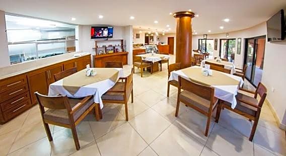 Hotel Playa Del Sol