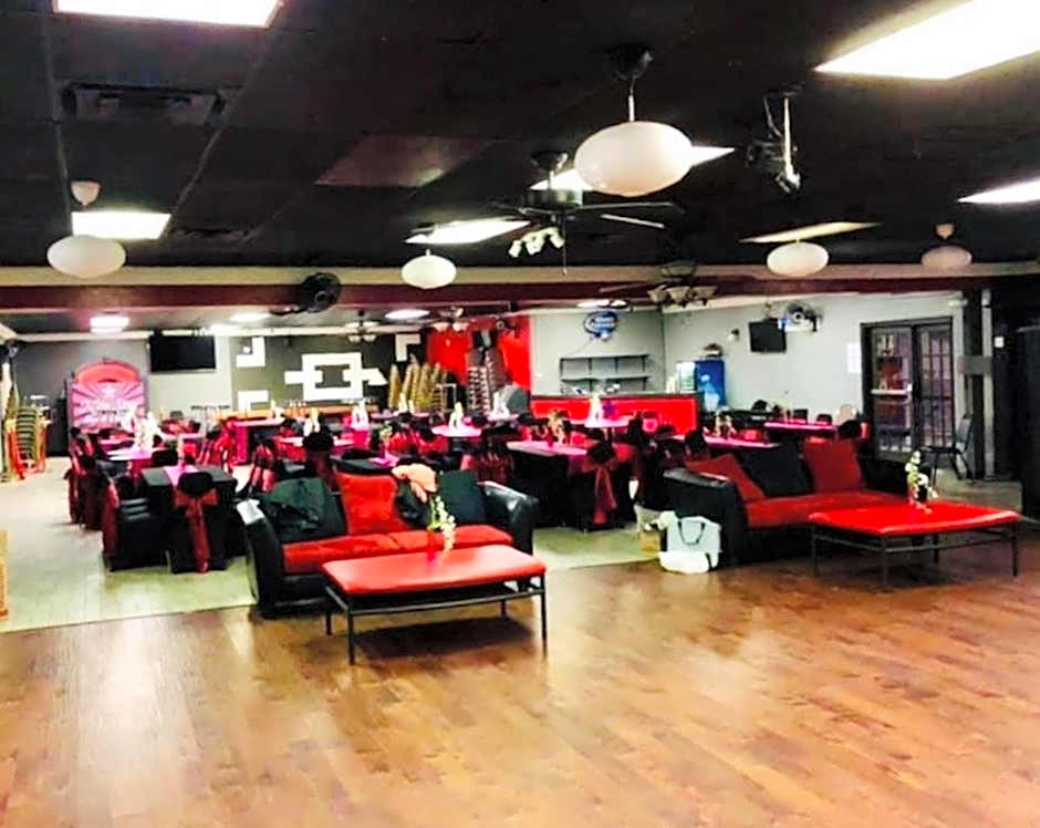 R Nite Star Inn and Suites -Home of the Cowboys & Rangers