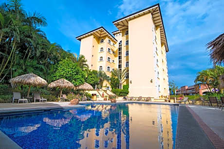 Apartotel & Suites Villas del Rio