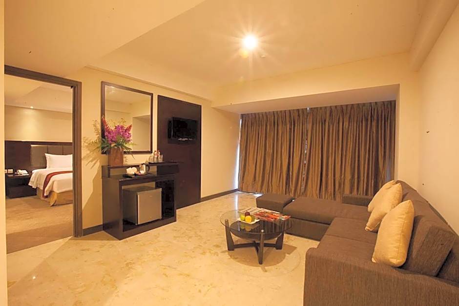 CLARO KENDARI (ex. Grand Clarion Hotel & Convention)