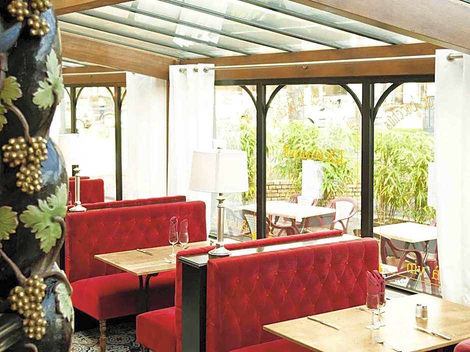 Ibis Saint Étienne - La Terrasse