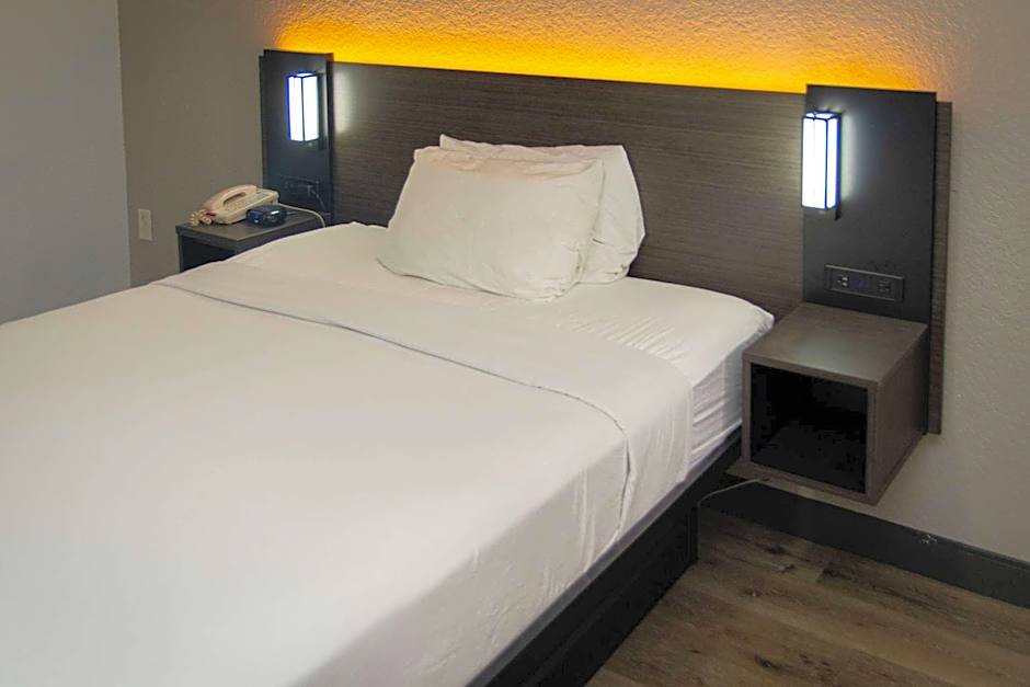Studio 6 Extended Stay - West Palm Beach, FL