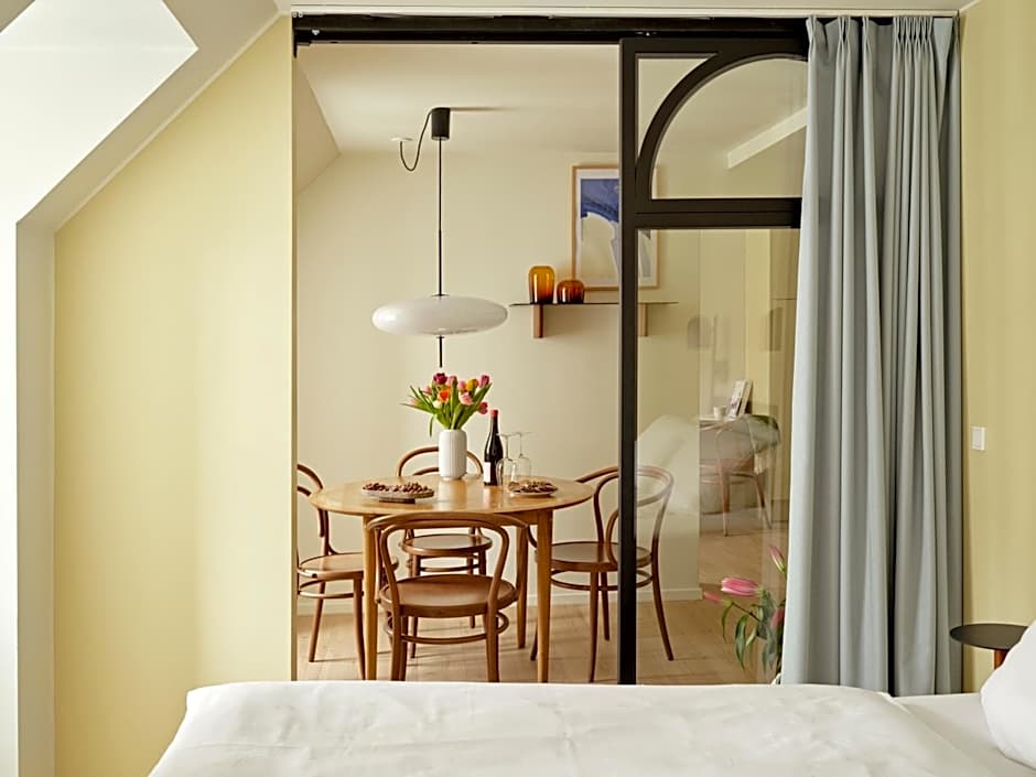 Apēron Apartment Hotel