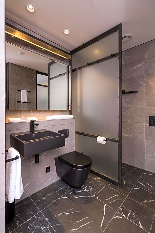 Clarence Boutique Hotel