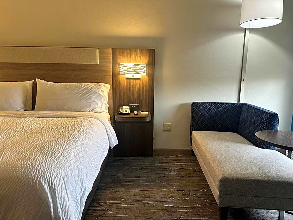 Holiday Inn Express Hotel & Suites West Chester By IHG
