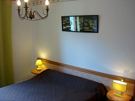 Double Room with Street View