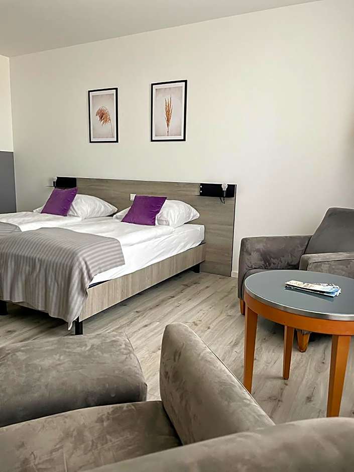 PRIMA Inn HOTEL & HOF NEURUPPIN - digitales & rezeptionsloses Motel