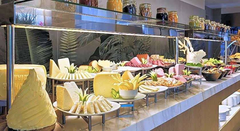 Movenpick Living Istanbul Camlivadi