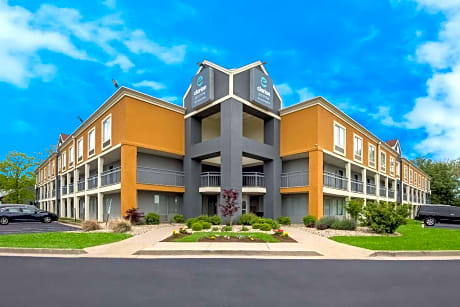 Clarion Pointe Indianapolis Northeast