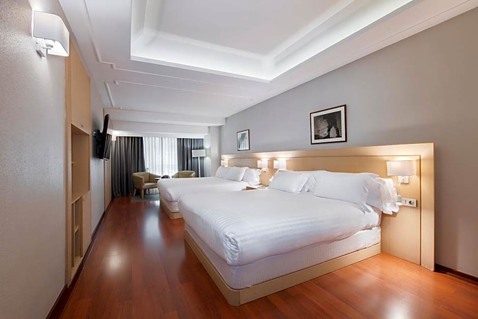 Suites Plaza Hotel & Wellness