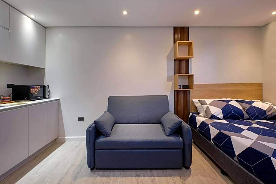 Elegant studio six in Bacolod across Ayala Mall