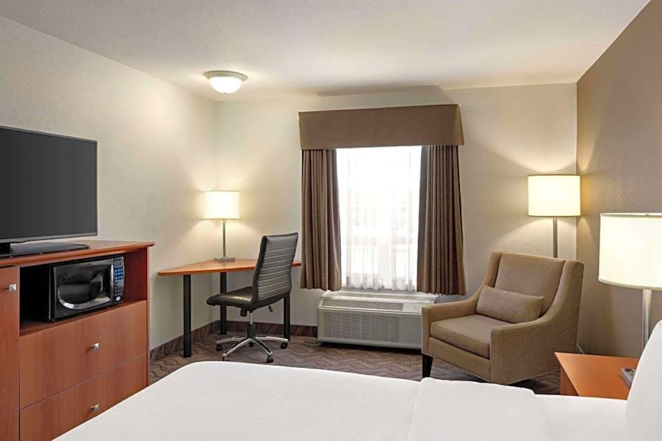 Super 8 by Wyndham Calgary Shawnessy Area