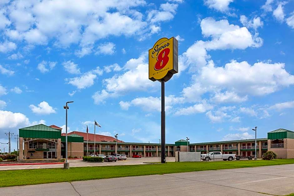 Super 8 by Wyndham Seguin