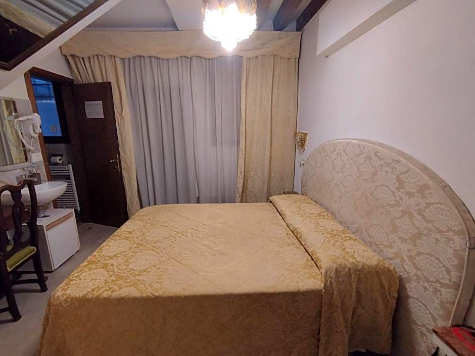 Alloggi Acquavita - checkin at "Alloggi SS Giovanni e Paolo"