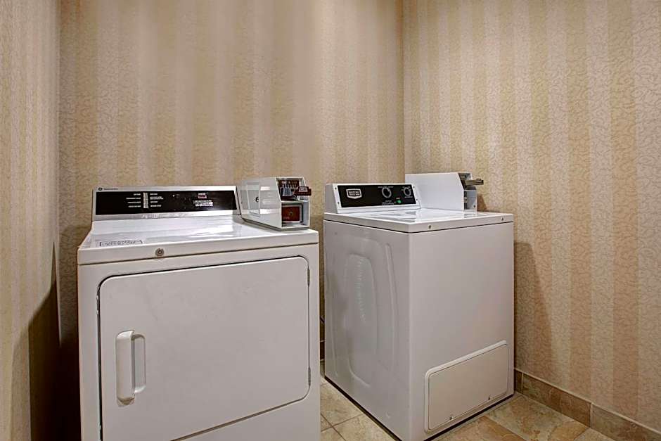 Days Inn & Suites by Wyndham Collingwood