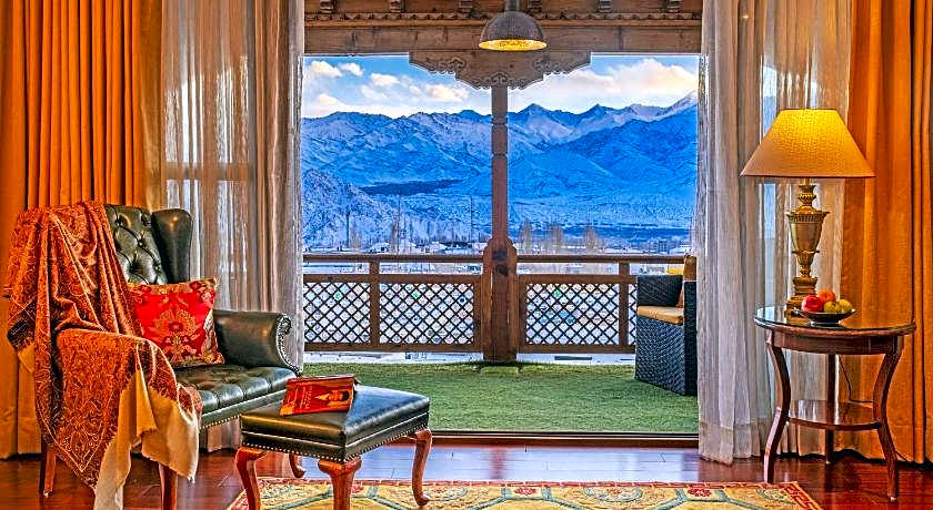 The Grand Dragon Hotel