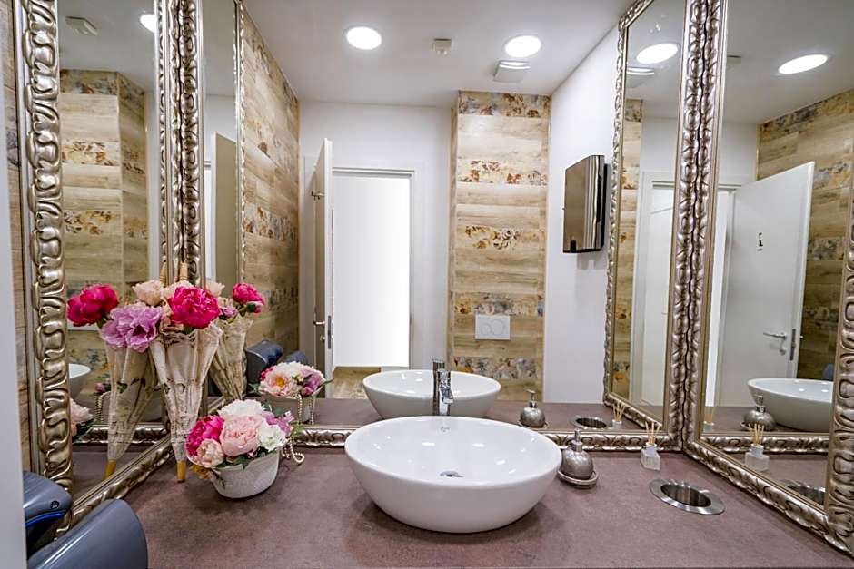 Studio One Accommodation Suites