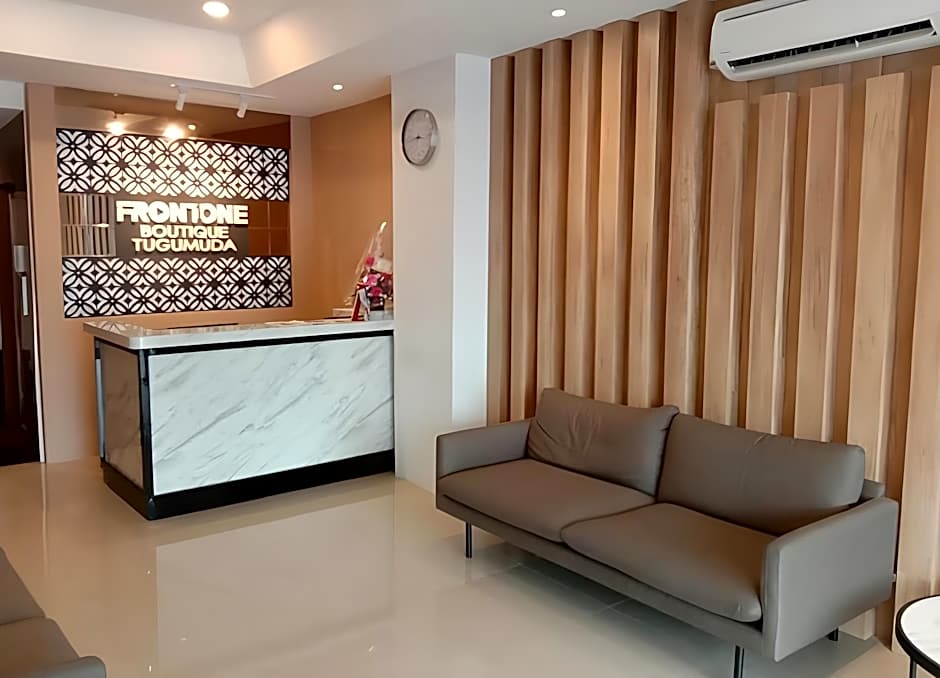 Front One Boutique Tugu Muda Semarang