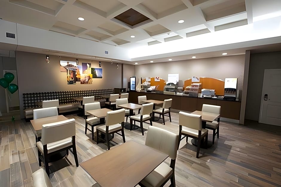 Holiday Inn Express Fargo SW - I-94 Medical Center By IHG