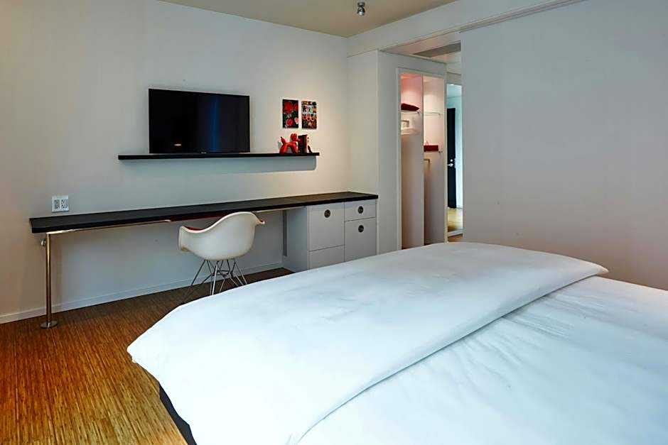 citizenM Los Angeles Downtown