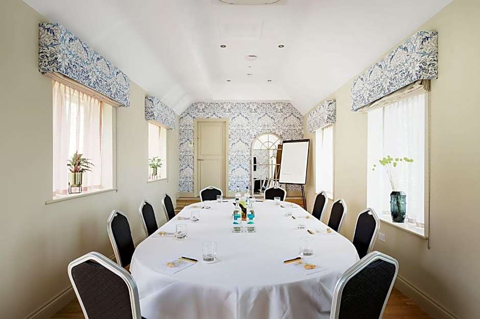 voco Lythe Hill Hotel Spa By IHG