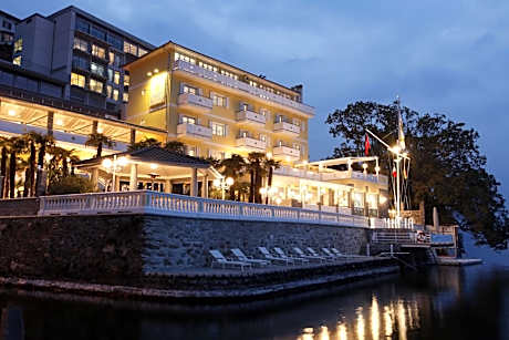 Holiday Hotel YACHTSPORT RESORT Lago Maggiore