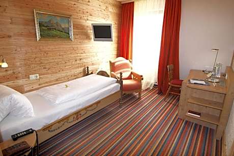 Classic Single Room