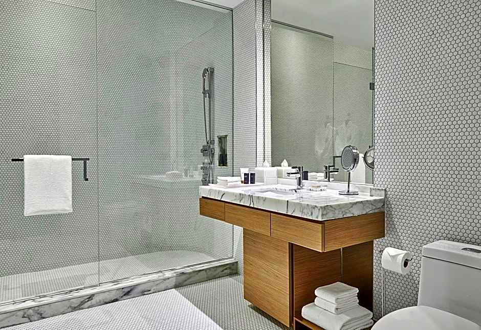 SLS LUX Brickell