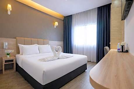 Deluxe Double Room with Shower