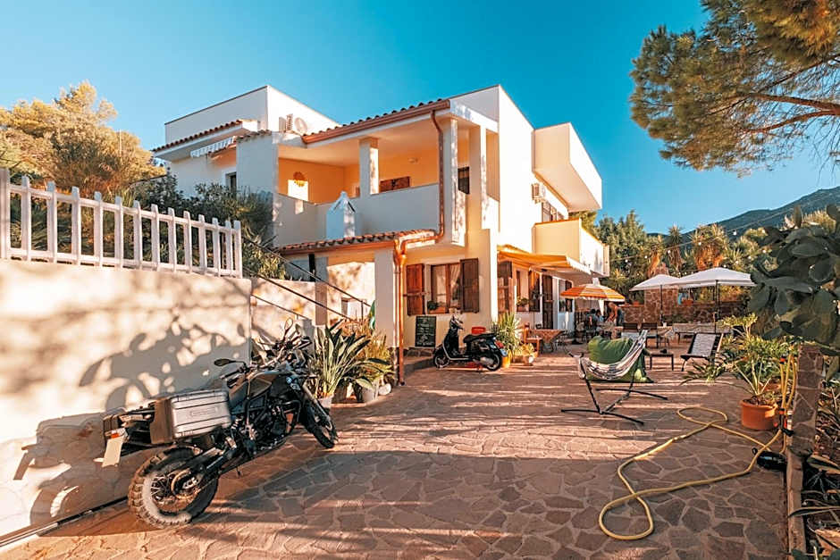 Villa Bella Salmagi - Surya Sardinia Holidays & Yoga