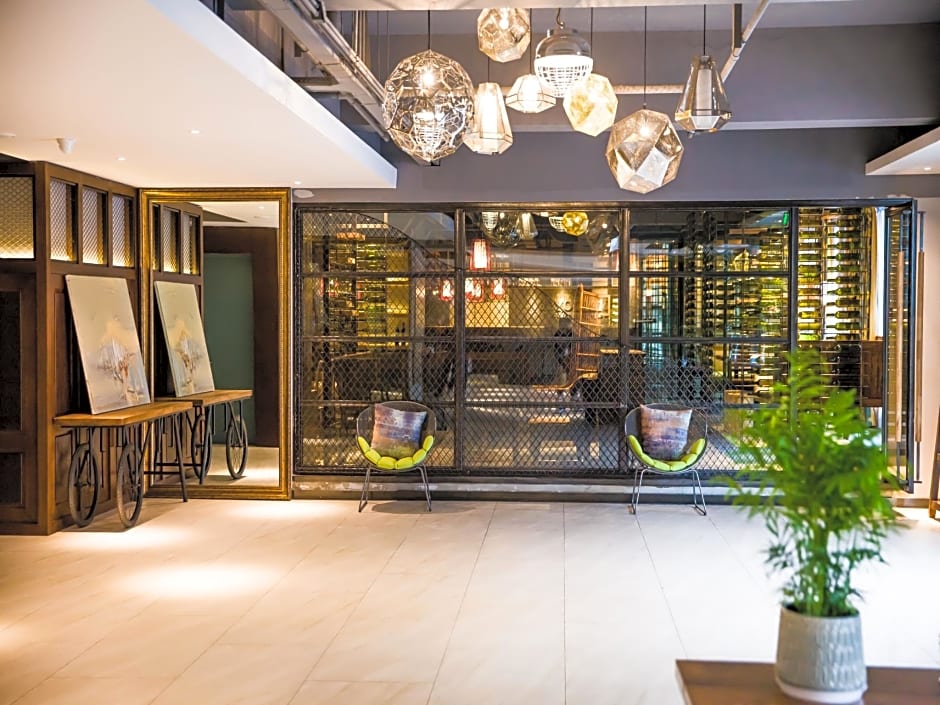 James Joyce Coffetel Xi'an Municipal Government North Bus Station Wenjing Road Metro Station