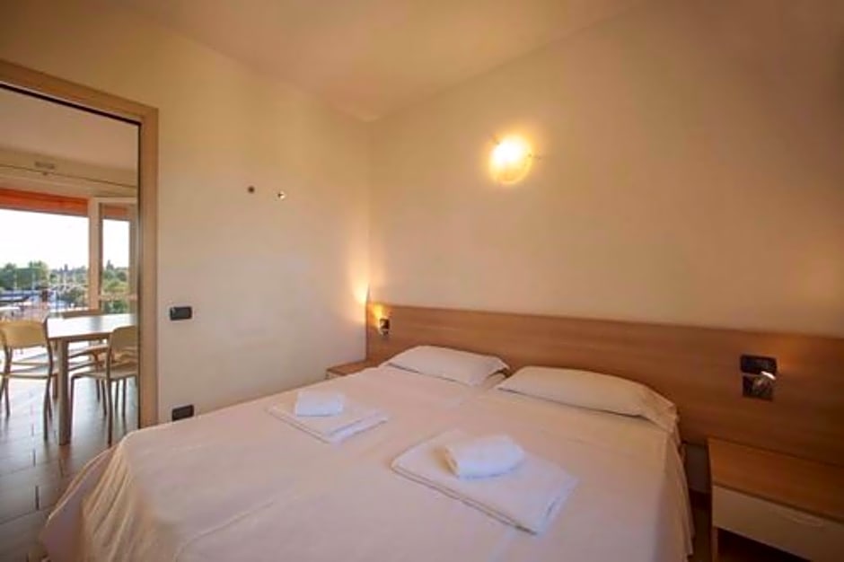 The Garda Village - Near Spiaggia Brema