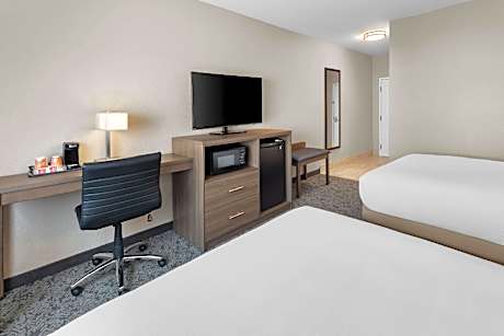 2 Queen Beds Nonsmoking Accessible