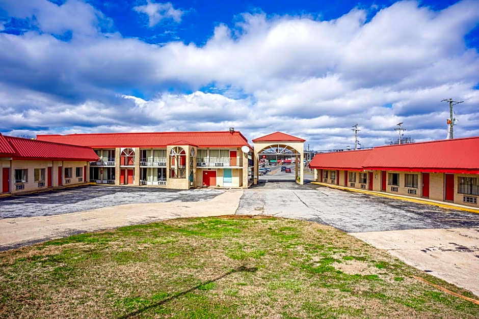 Ozark Junction mountain view by OYO