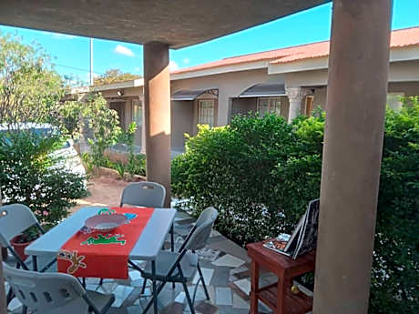 Rosewood Safari Cottages 