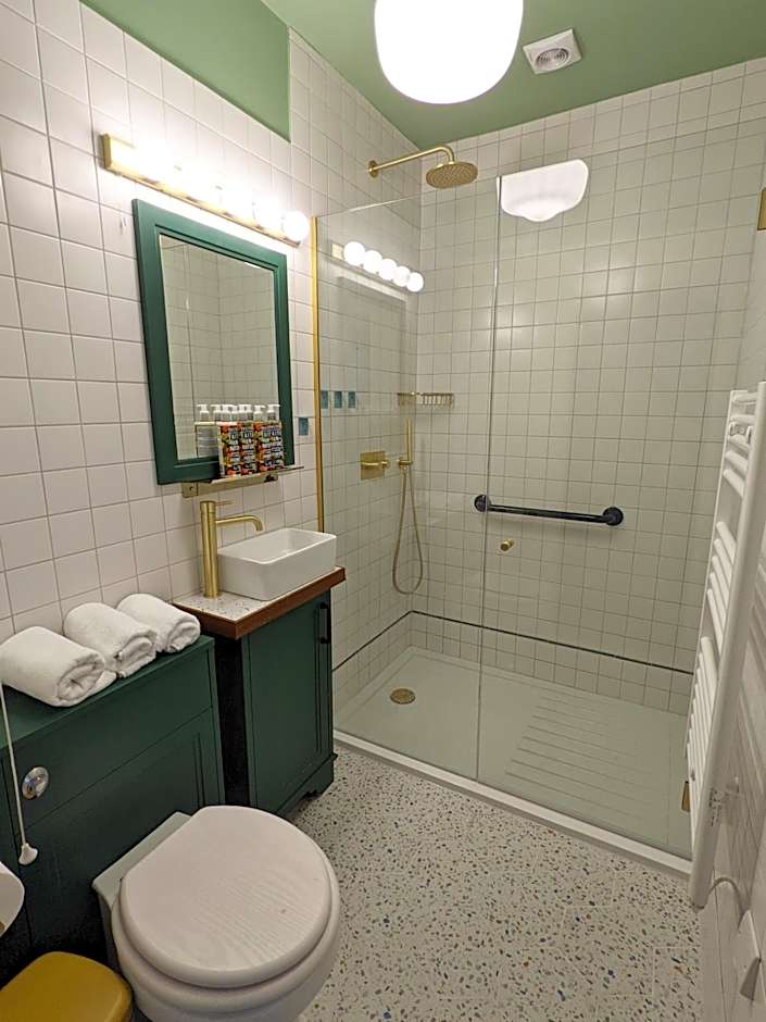 The Stirling Arms Pub & Rooms