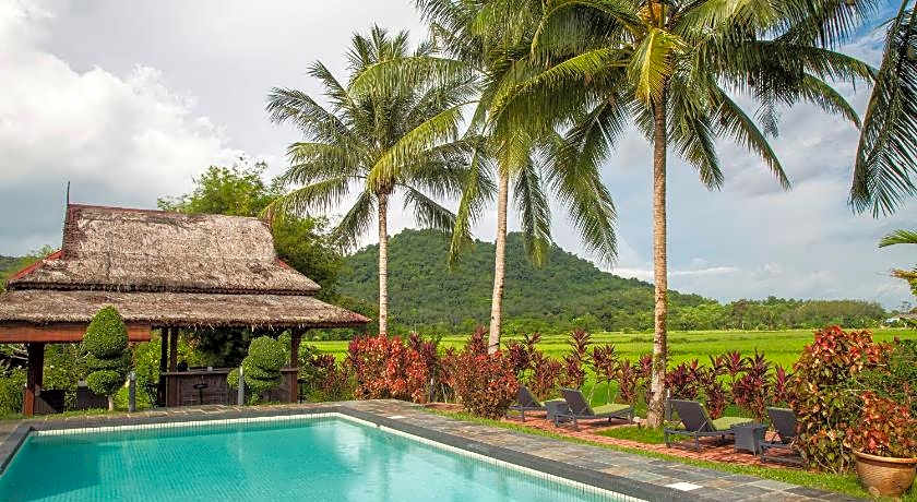 Sunset Valley Holiday Houses