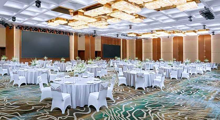 Vinpearl Landmark 81, Autograph Collection