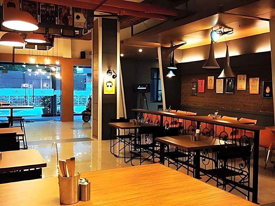 Max Hotels Jabalpur