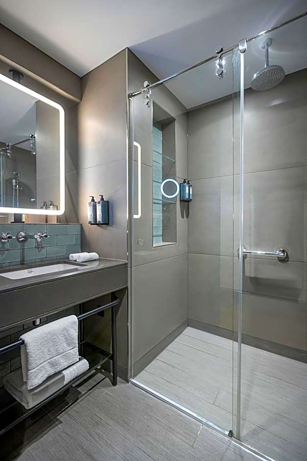 Clayton Hotel City of London