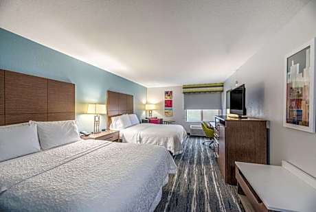 2 Qn Beds W/ Fridge/Microwave Nonsmok