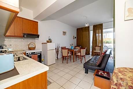 Apartment (4 Adults)