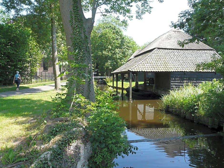 B&B De Galeriet Giethoorn