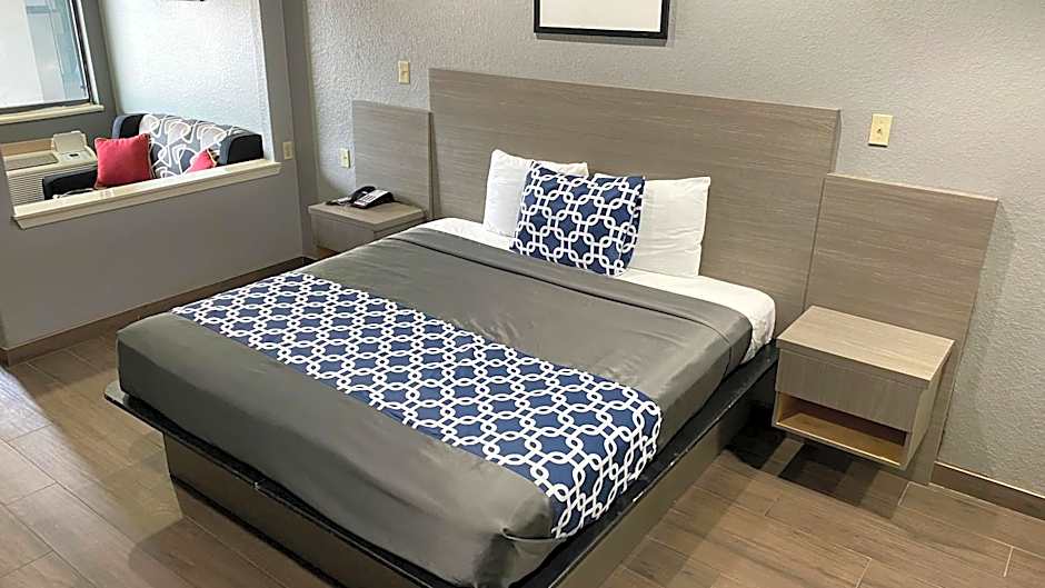 Island Suites Hobby Airport