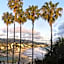 Casa Loma Beach Hotel