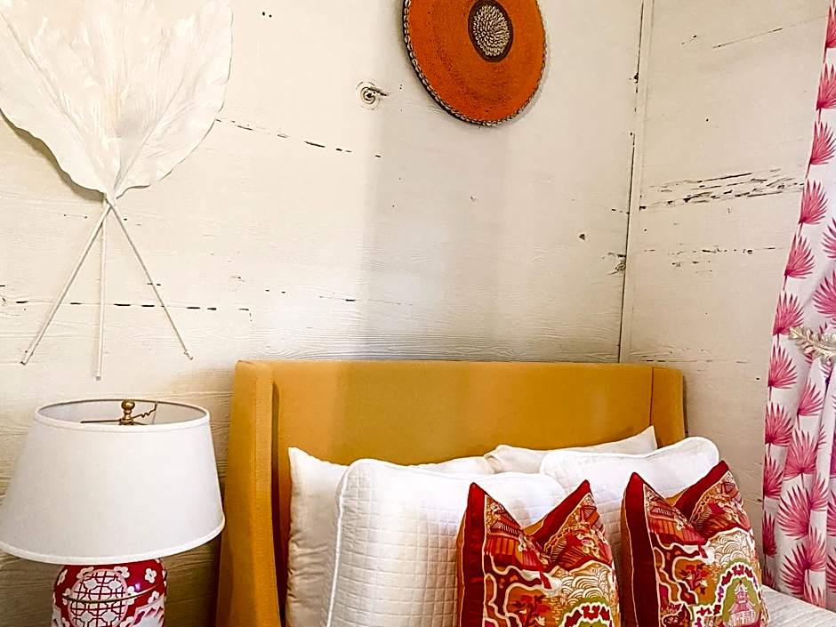 Marreros Guest Mansion - Adult Only